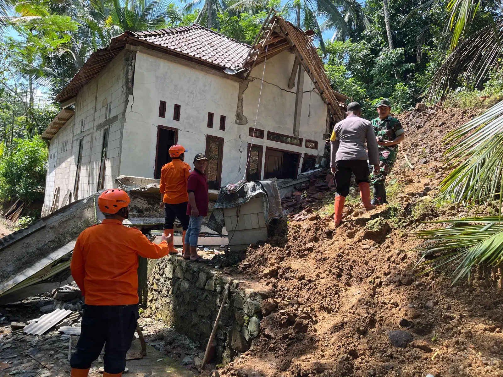 Trenggalek Dilanda Bencana Hidrometeorologi Secara Bertubi-tubi, Penanganan Masih Berlangsung